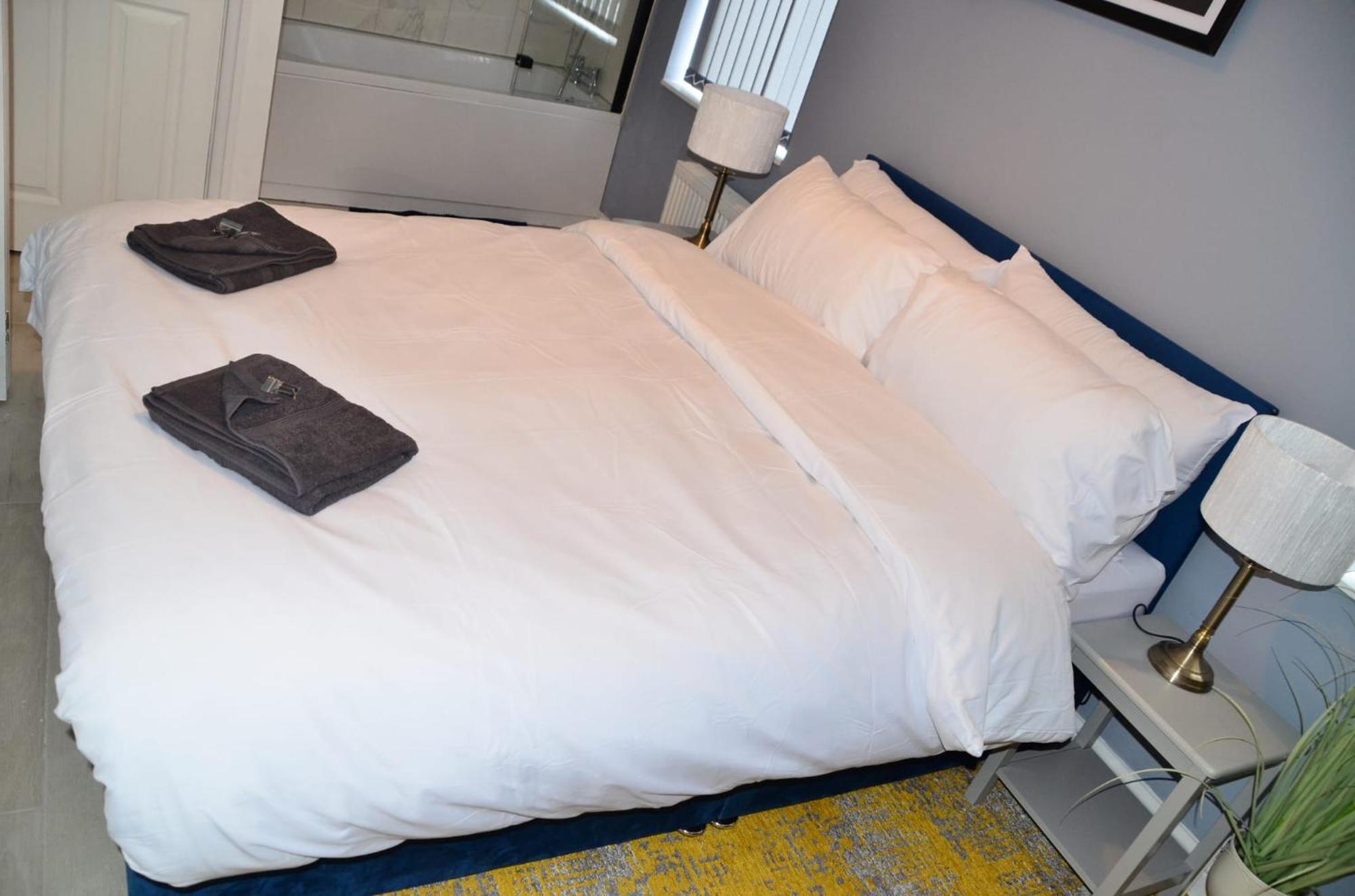 Blok 3 -Jacuzzi Suites, Apartment & Ensuite Rooms ブラックプール エクステリア 写真