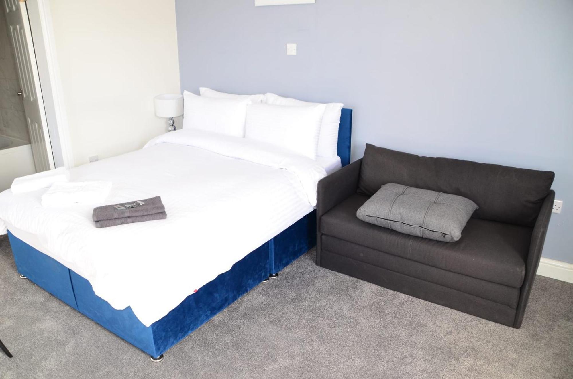 Blok 3 -Jacuzzi Suites, Apartment & Ensuite Rooms ブラックプール エクステリア 写真