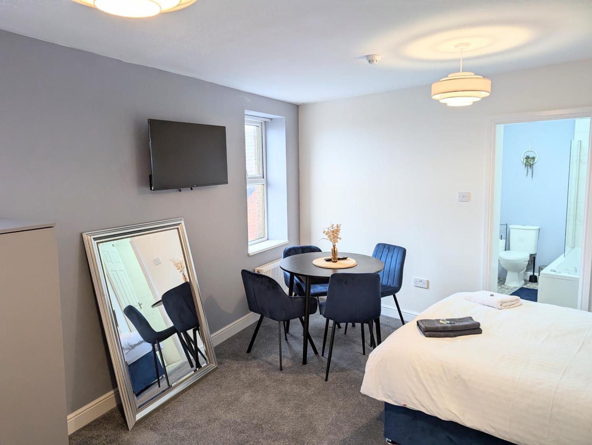 Blok 3 -Jacuzzi Suites, Apartment & Ensuite Rooms ブラックプール エクステリア 写真