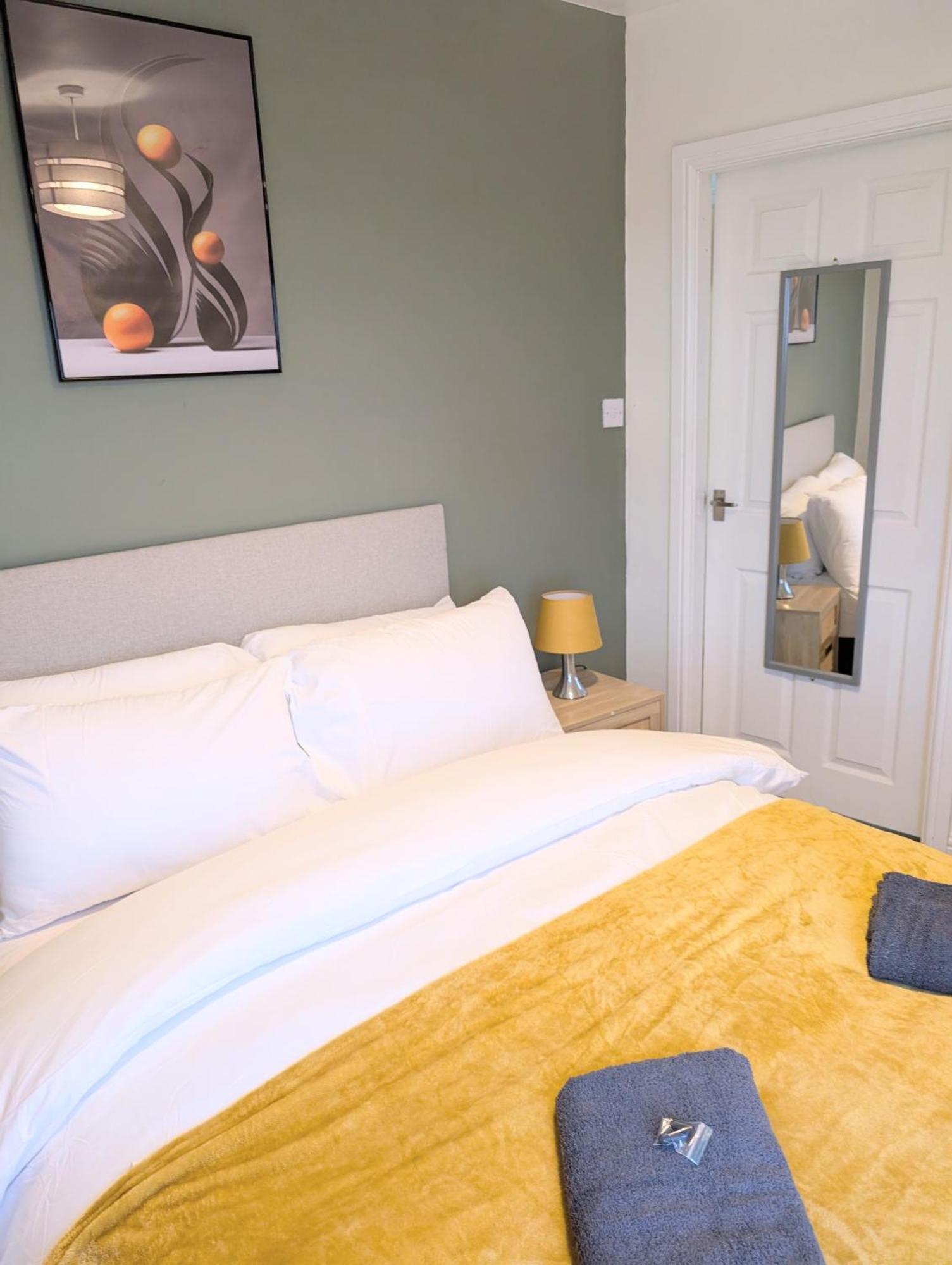 Blok 3 -Jacuzzi Suites, Apartment & Ensuite Rooms ブラックプール エクステリア 写真