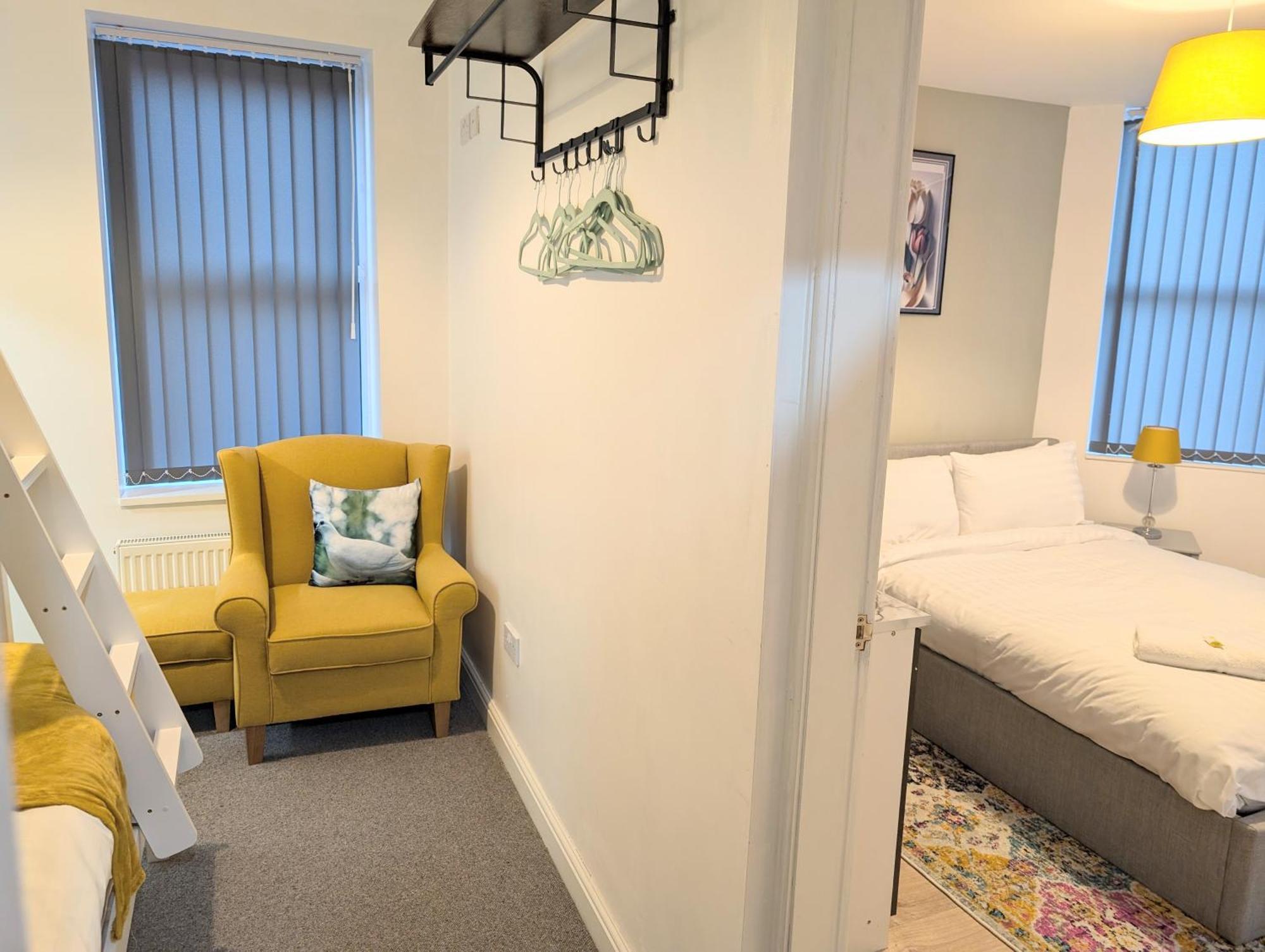 Blok 3 -Jacuzzi Suites, Apartment & Ensuite Rooms ブラックプール エクステリア 写真