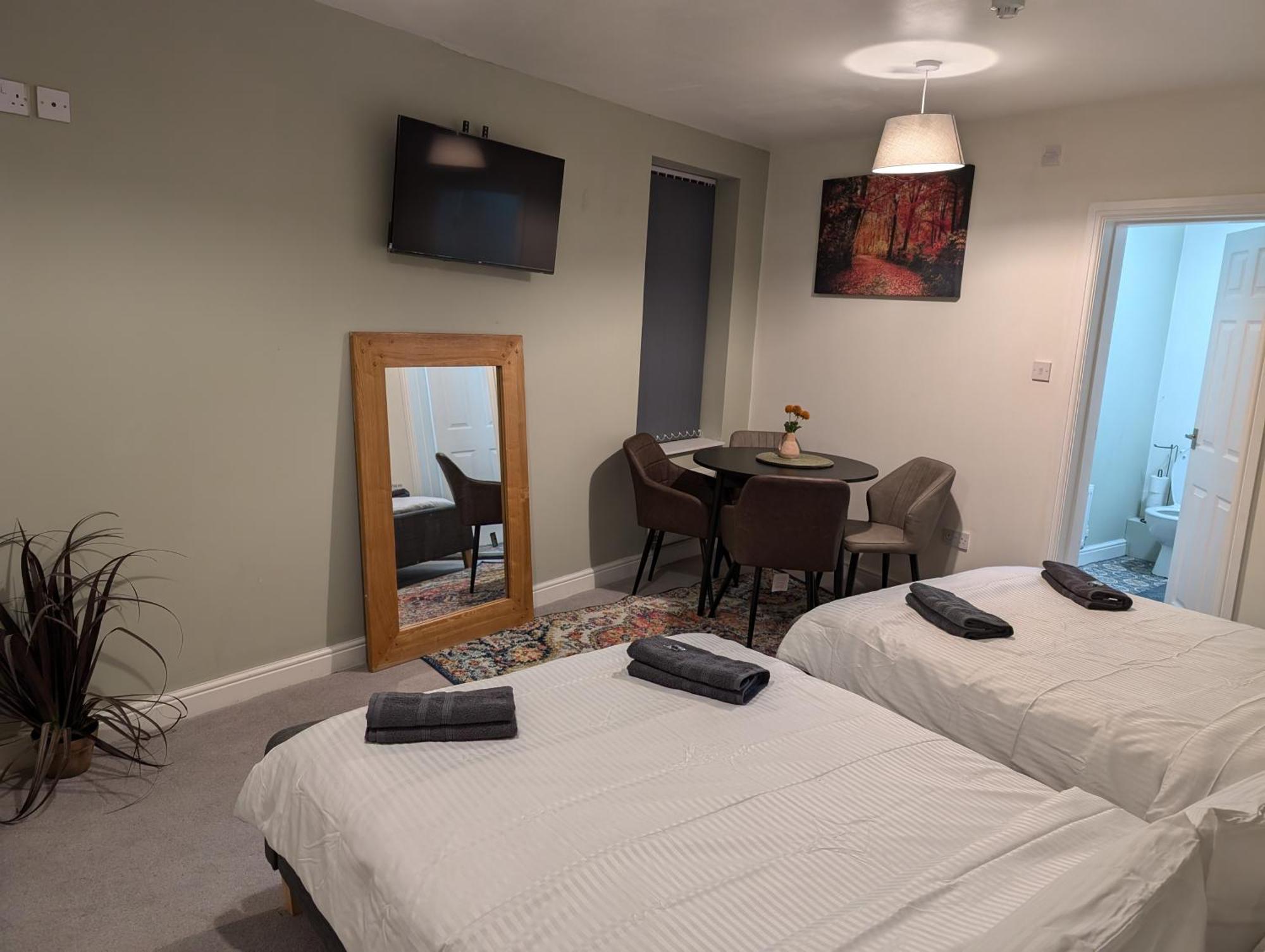 Blok 3 -Jacuzzi Suites, Apartment & Ensuite Rooms ブラックプール エクステリア 写真