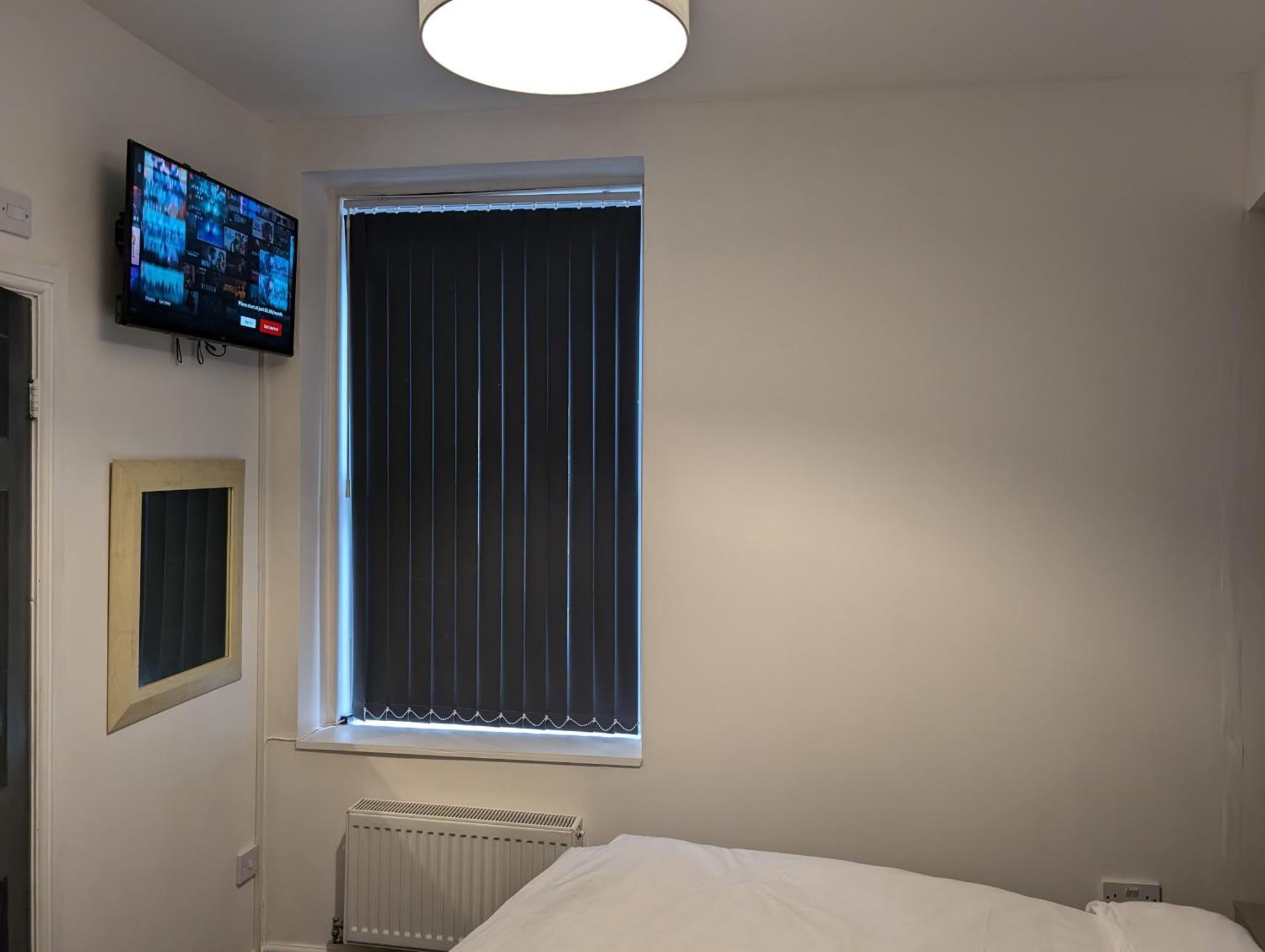 Blok 3 -Jacuzzi Suites, Apartment & Ensuite Rooms ブラックプール エクステリア 写真