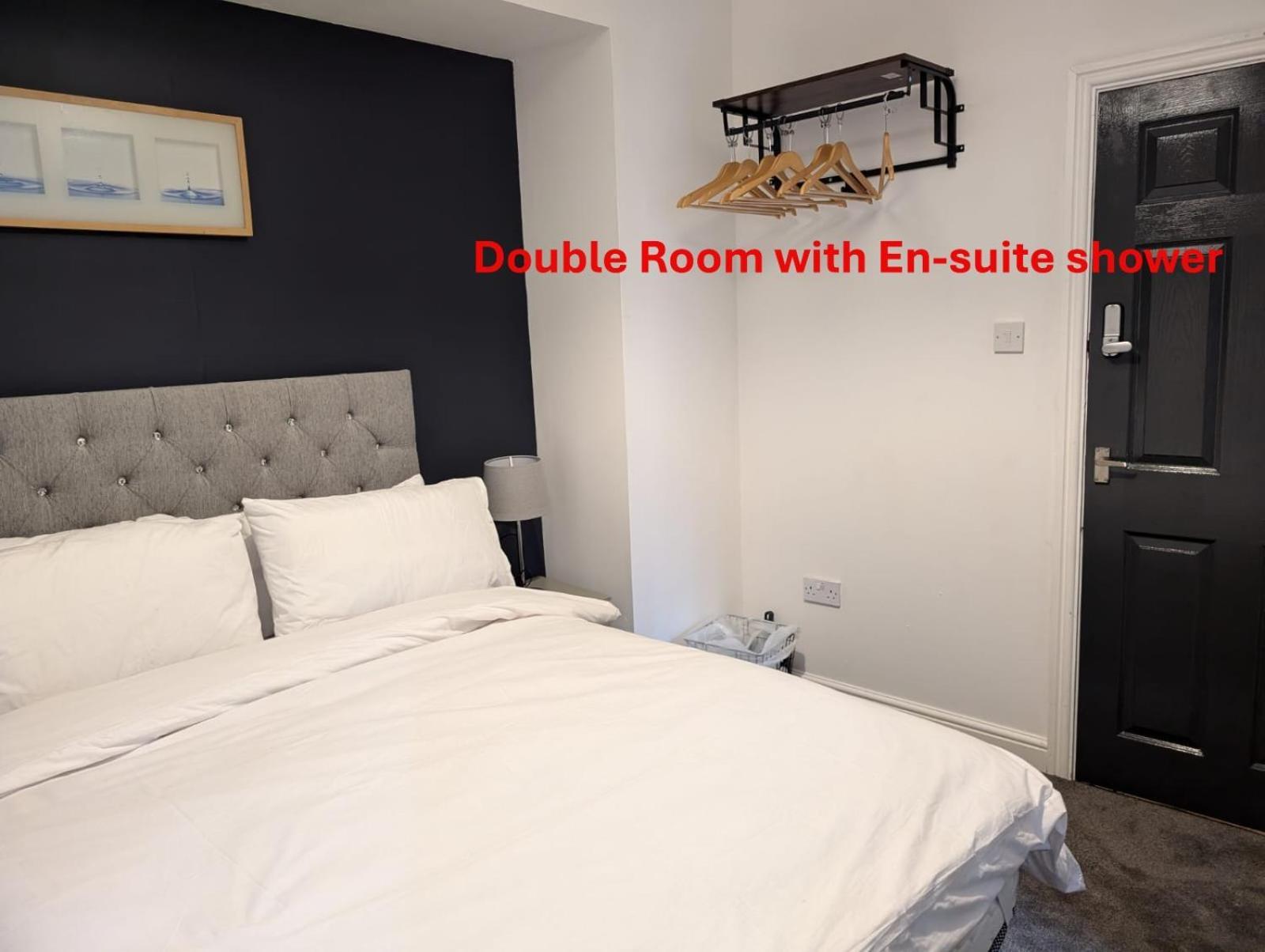 Blok 3 -Jacuzzi Suites, Apartment & Ensuite Rooms ブラックプール エクステリア 写真