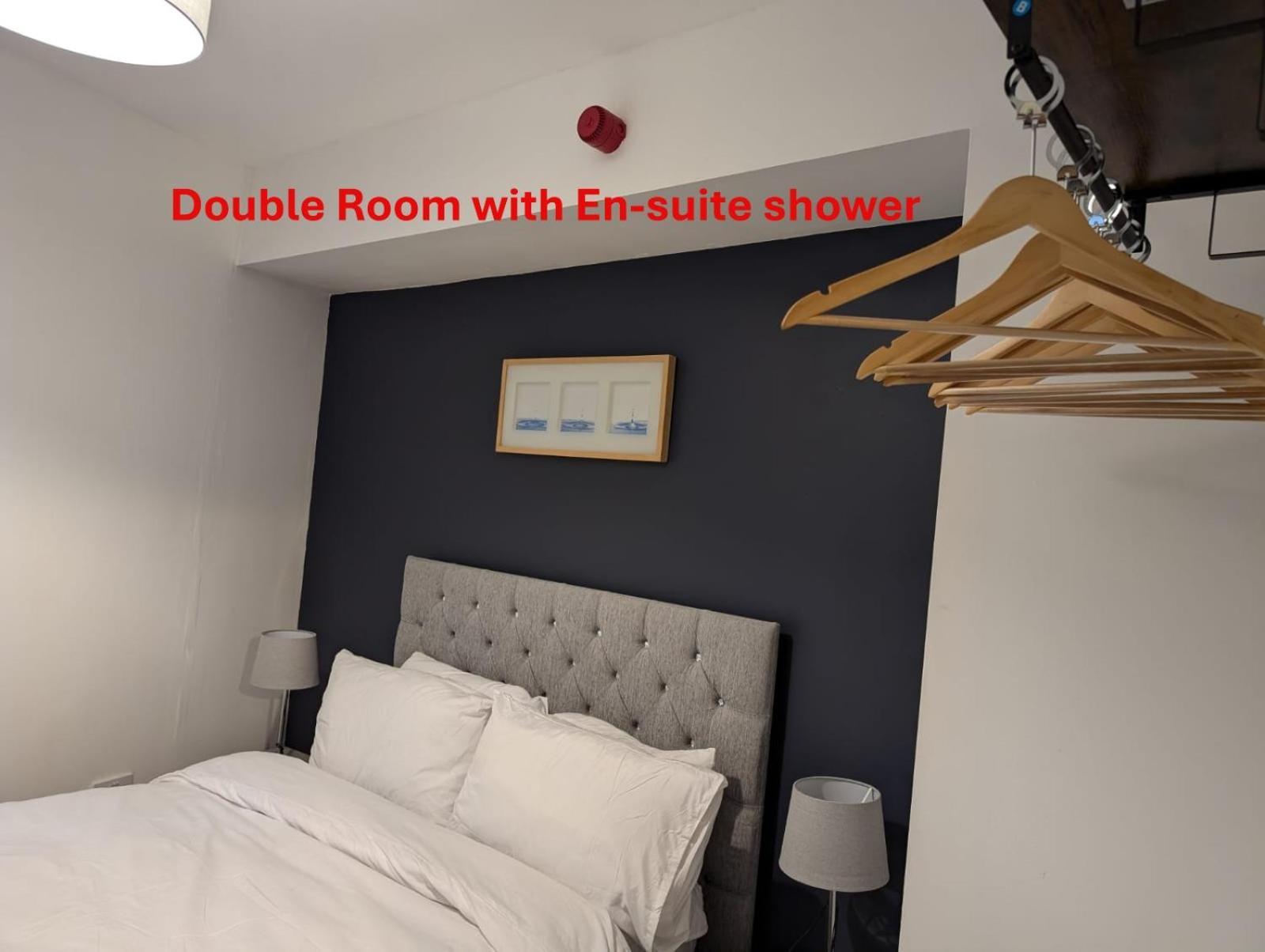 Blok 3 -Jacuzzi Suites, Apartment & Ensuite Rooms ブラックプール エクステリア 写真