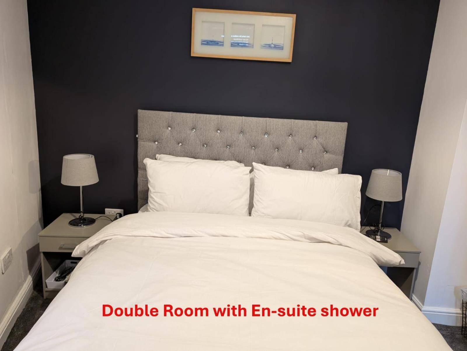 Blok 3 -Jacuzzi Suites, Apartment & Ensuite Rooms ブラックプール エクステリア 写真