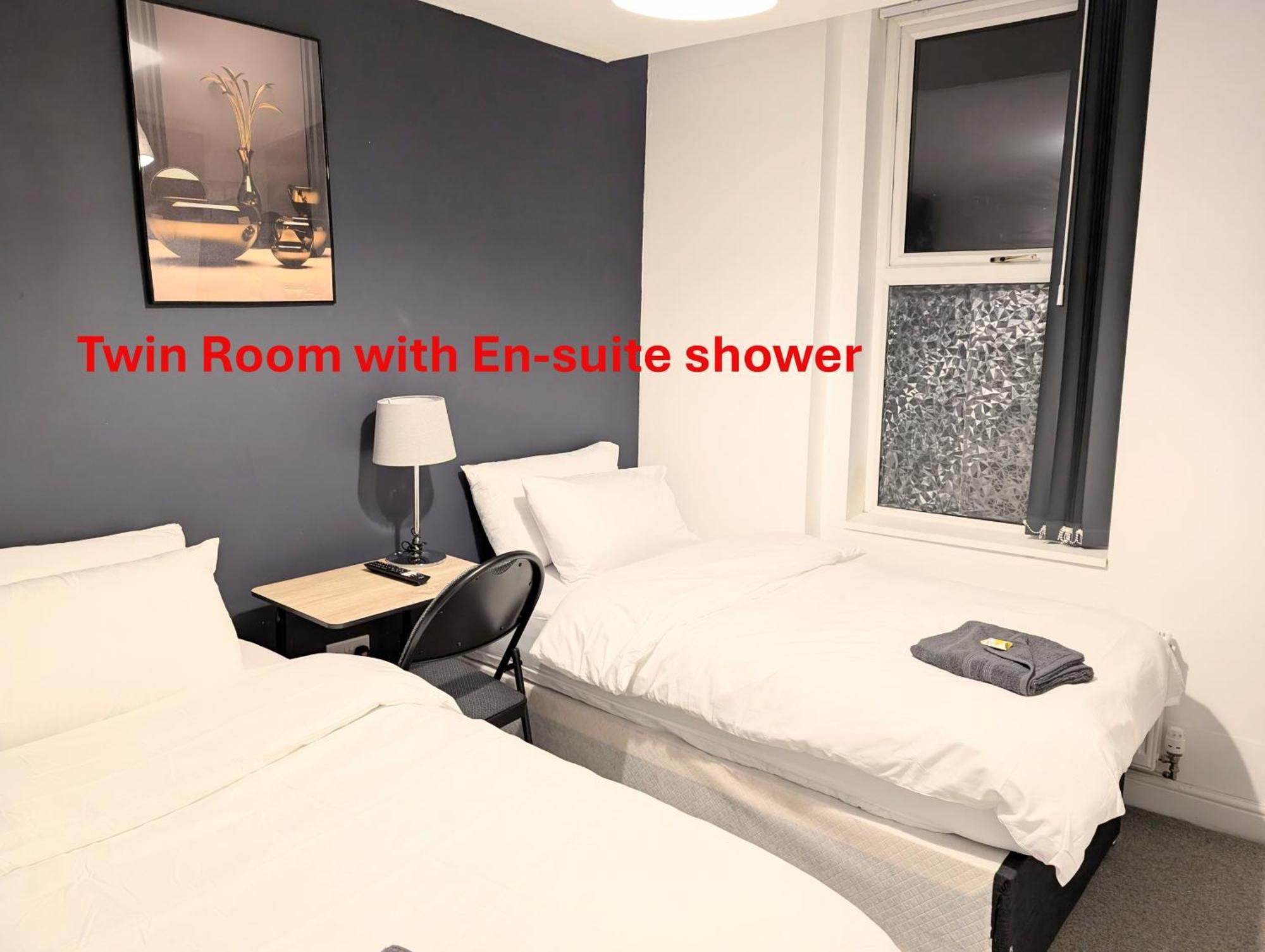 Blok 3 -Jacuzzi Suites, Apartment & Ensuite Rooms ブラックプール エクステリア 写真