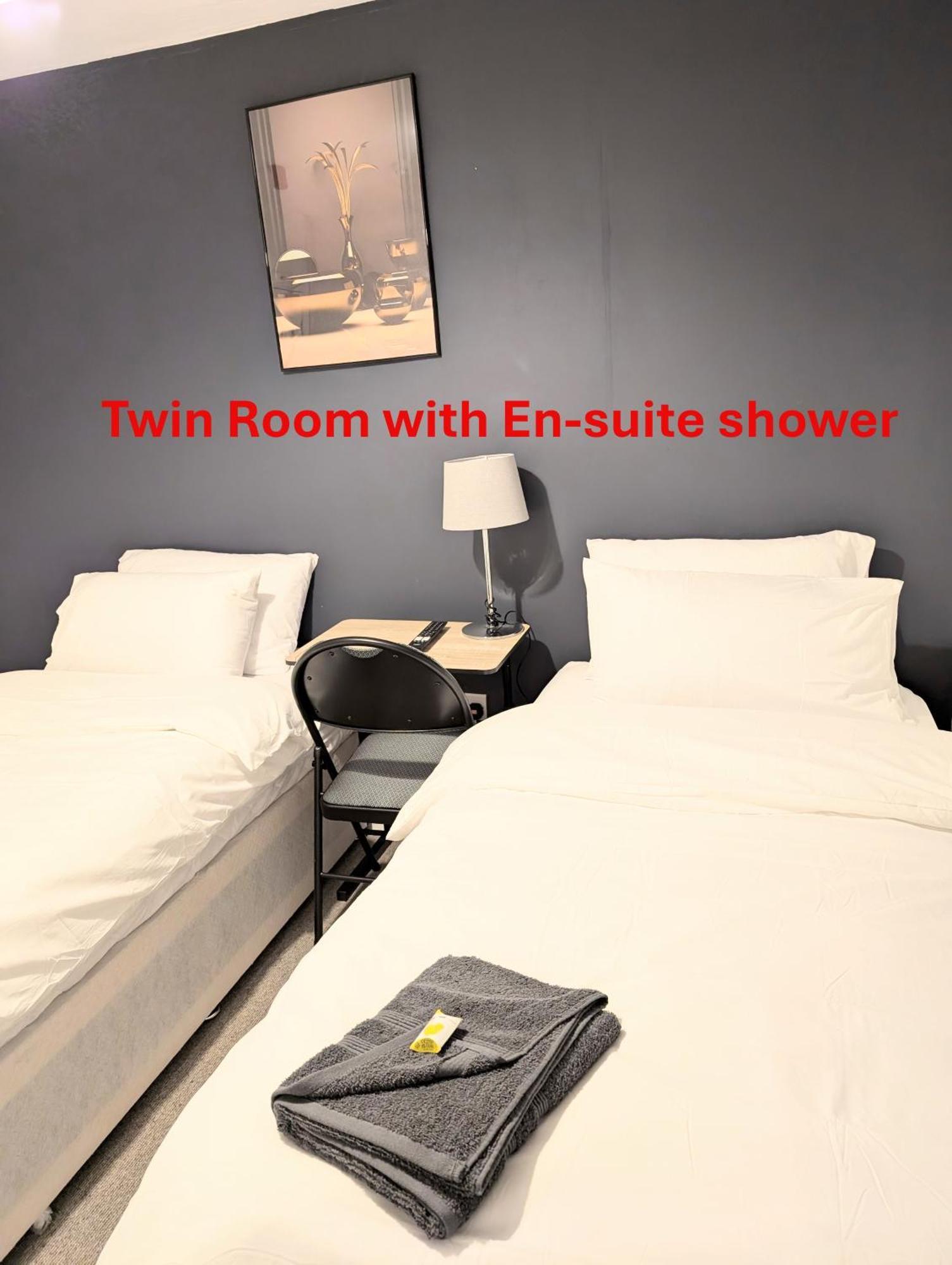 Blok 3 -Jacuzzi Suites, Apartment & Ensuite Rooms ブラックプール エクステリア 写真