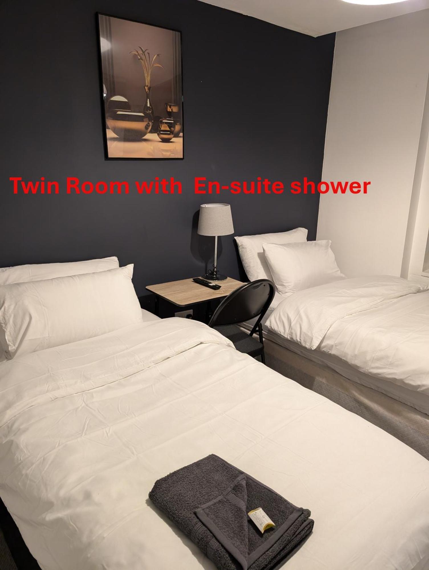 Blok 3 -Jacuzzi Suites, Apartment & Ensuite Rooms ブラックプール エクステリア 写真